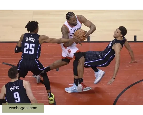 小卡手腕带伤征战猛龙全场坚持展现顽强斗志